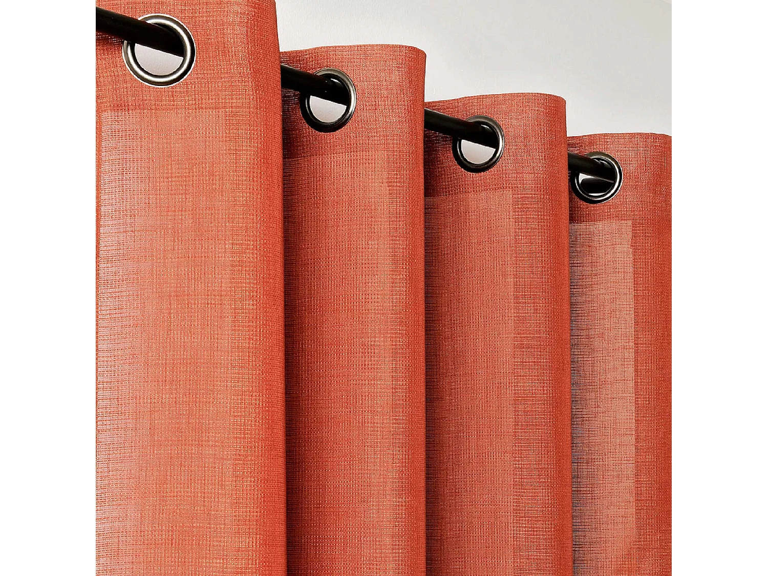 Voilage tamisant aux fils satinés