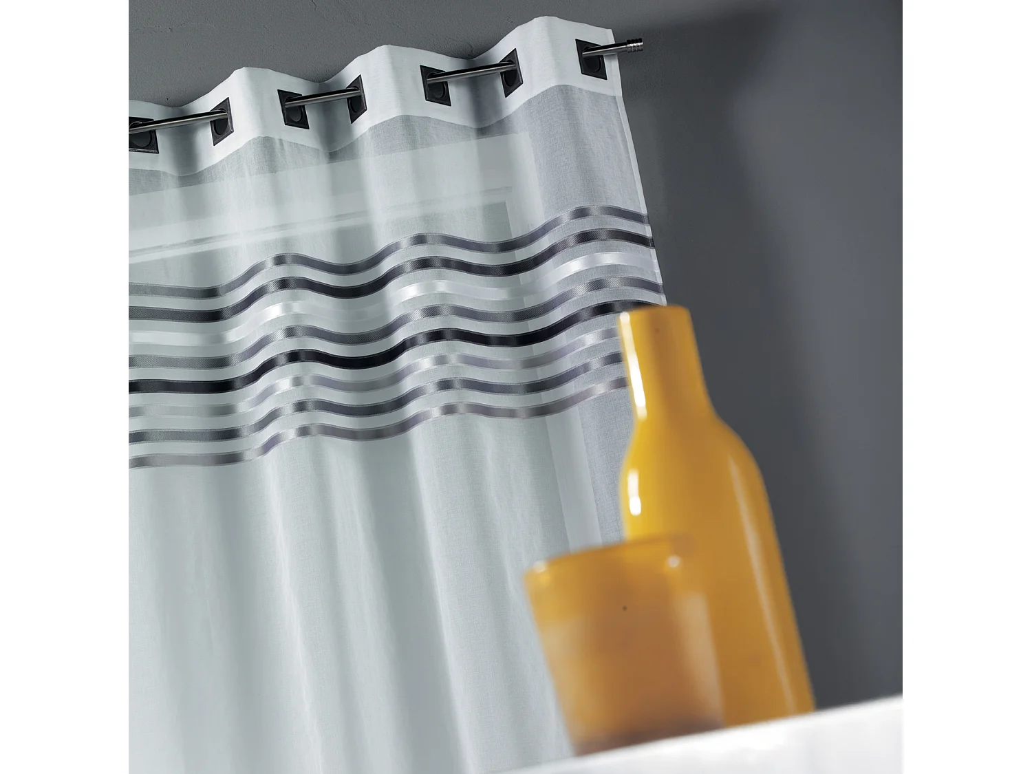 Voilage étamine parement tissé dans le haut