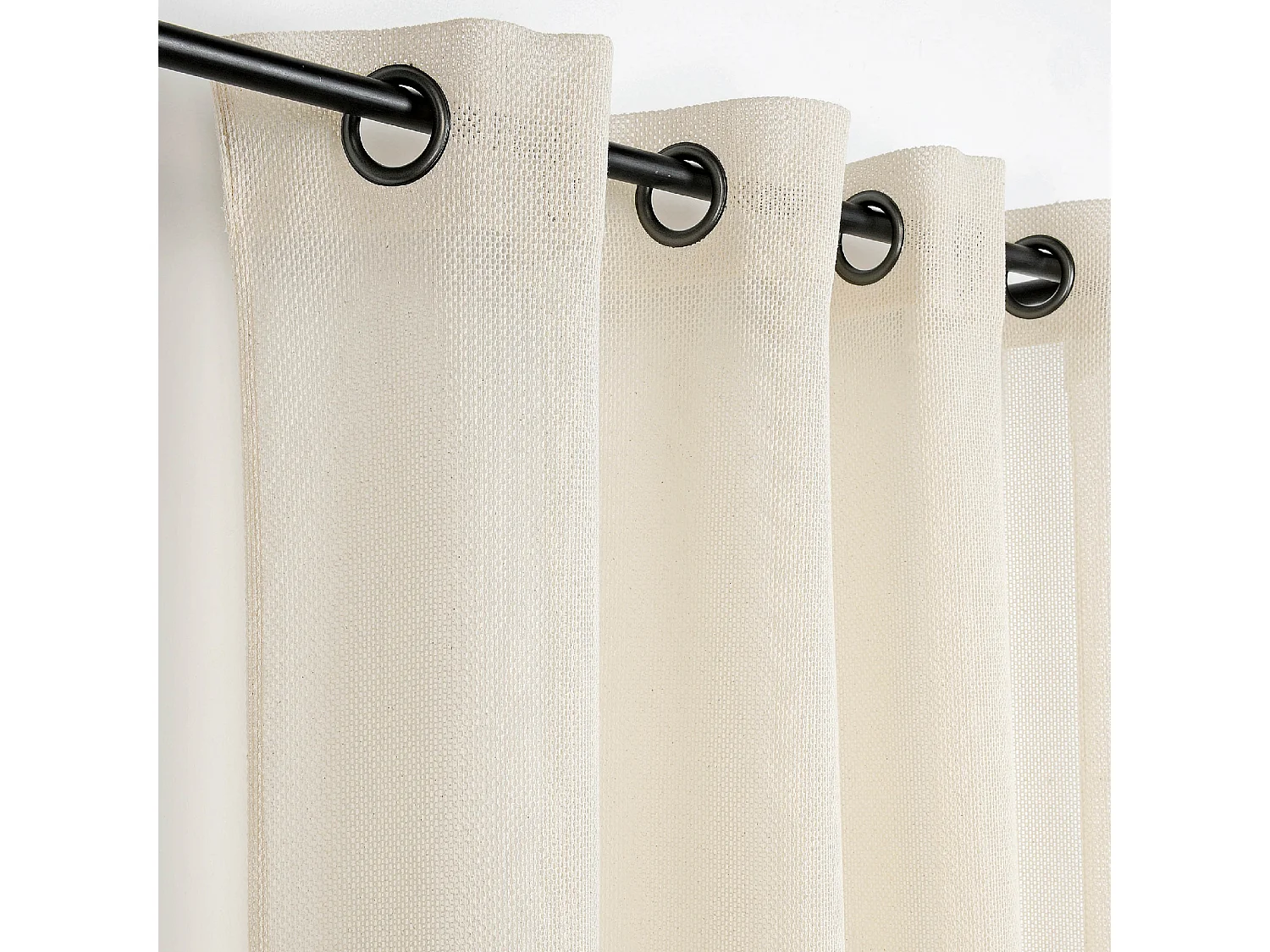 Vorhang mit Ösen und Gewebtem Effekt