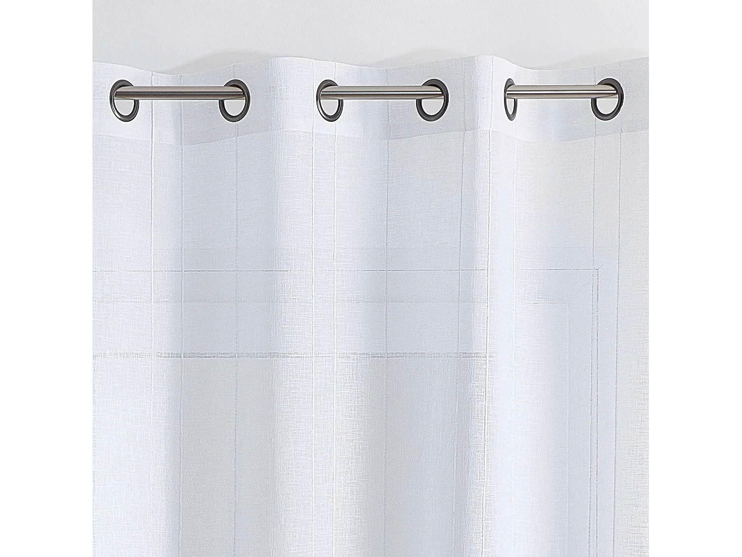 Visillo tamizado liso con finas rayas