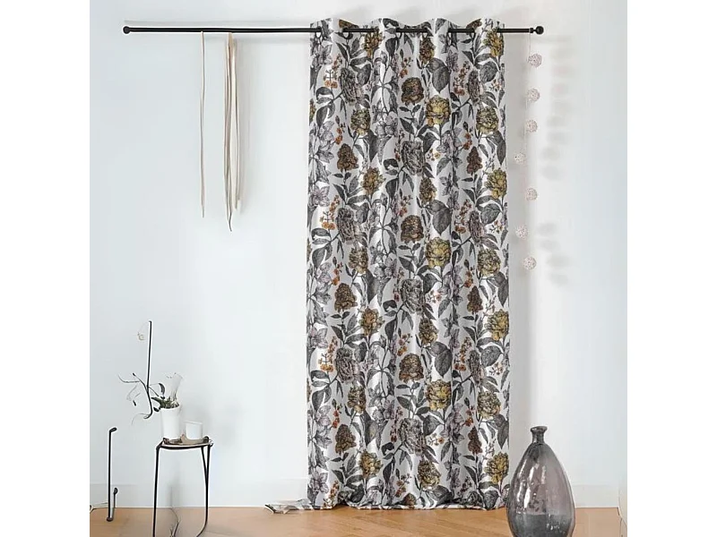 Voilage opaque et fleuri