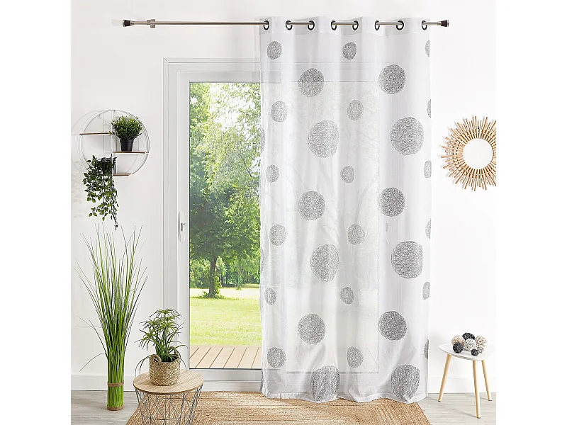 Visillo en estameña bordado con circulos mezclados