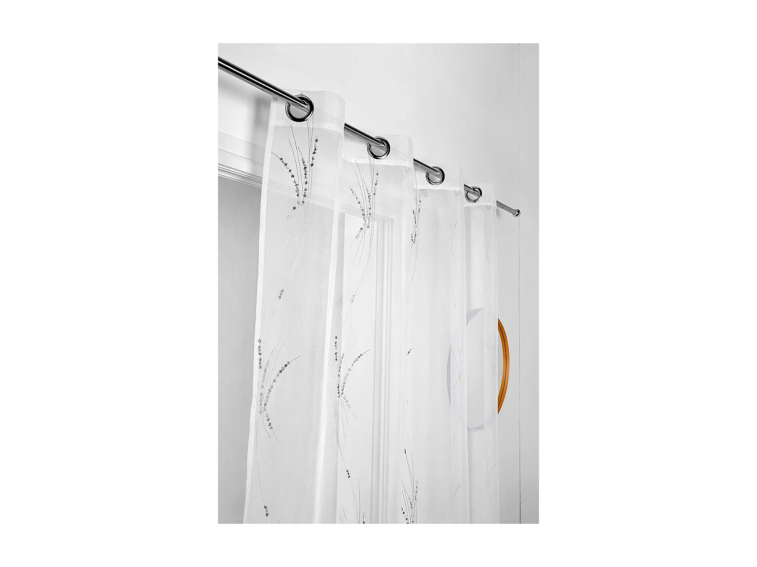 Voilage tamisant et brodé "brins d'herbe"