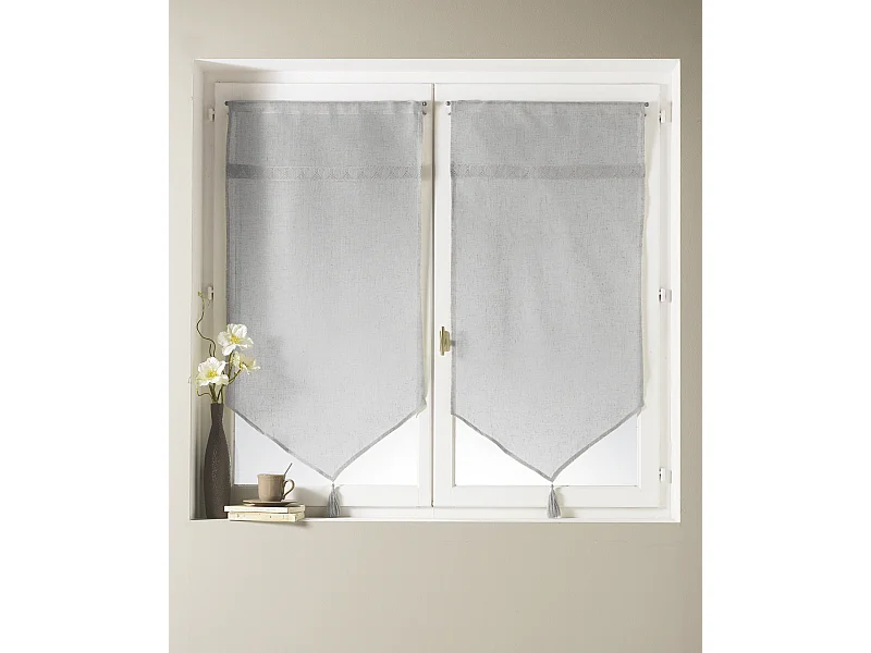 Par de visillos con paramento superior macramé corazón