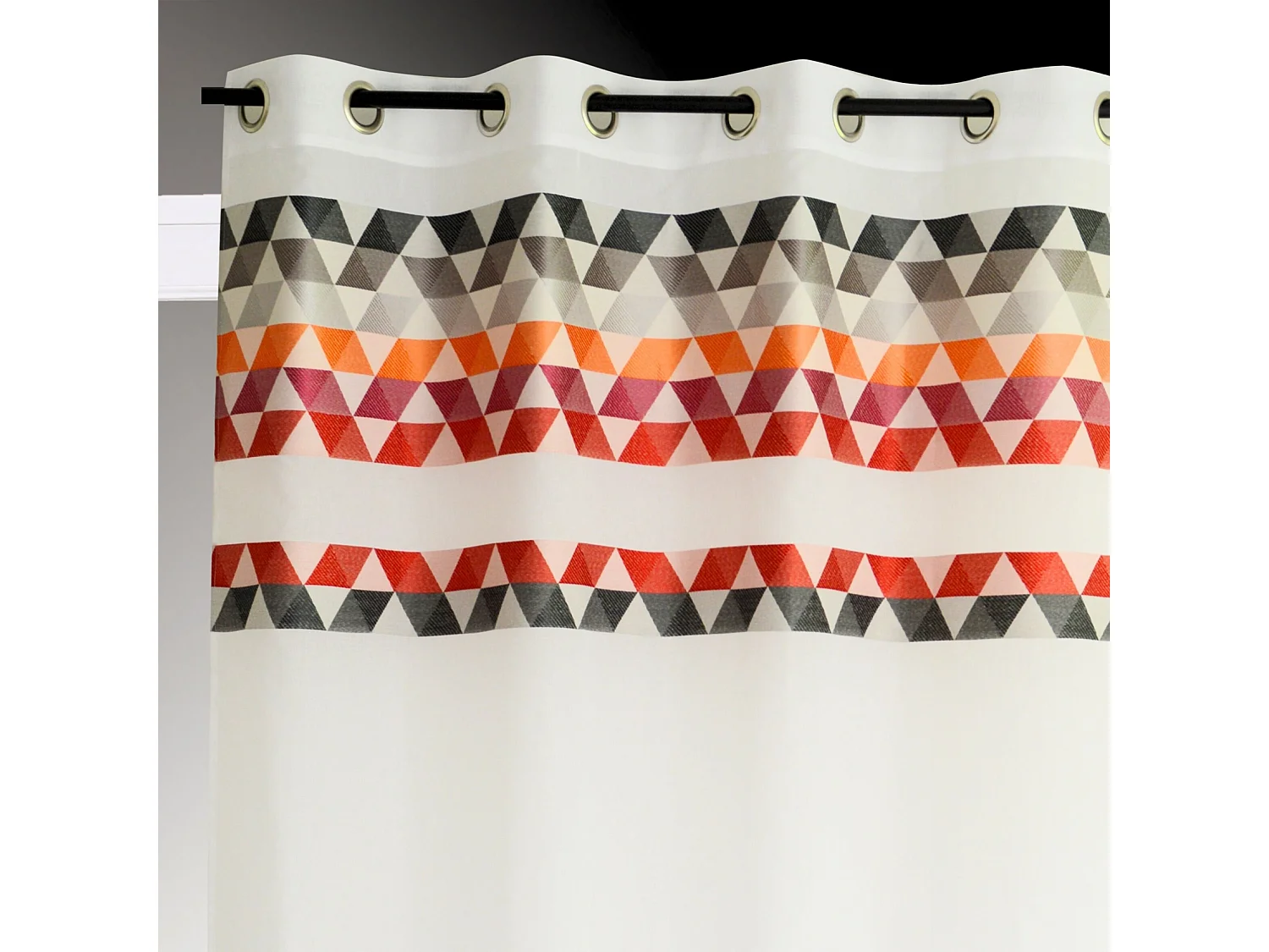 Voilage en étamine à parement haut "triangle"