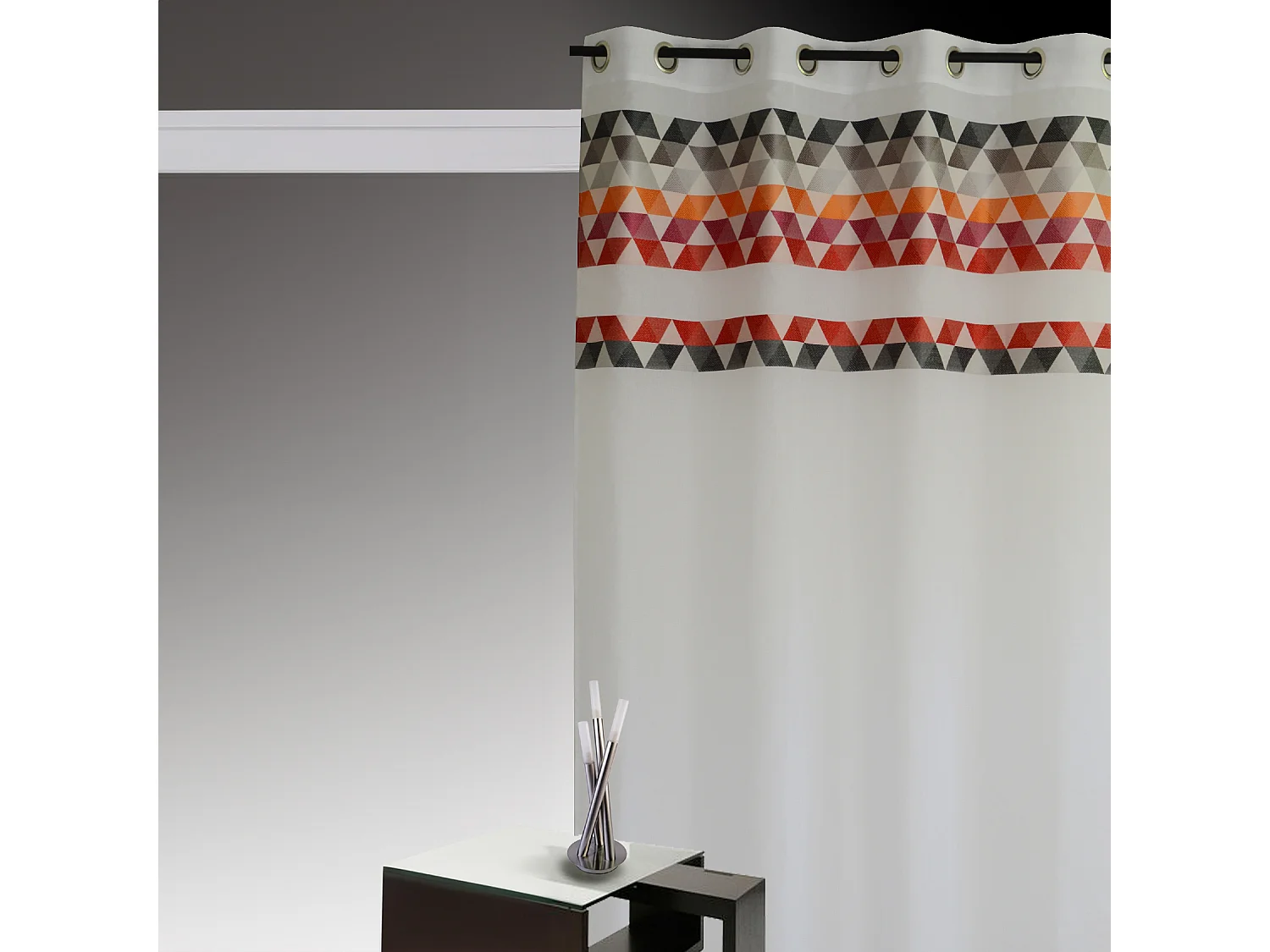 Voilage en étamine à parement haut "triangle"