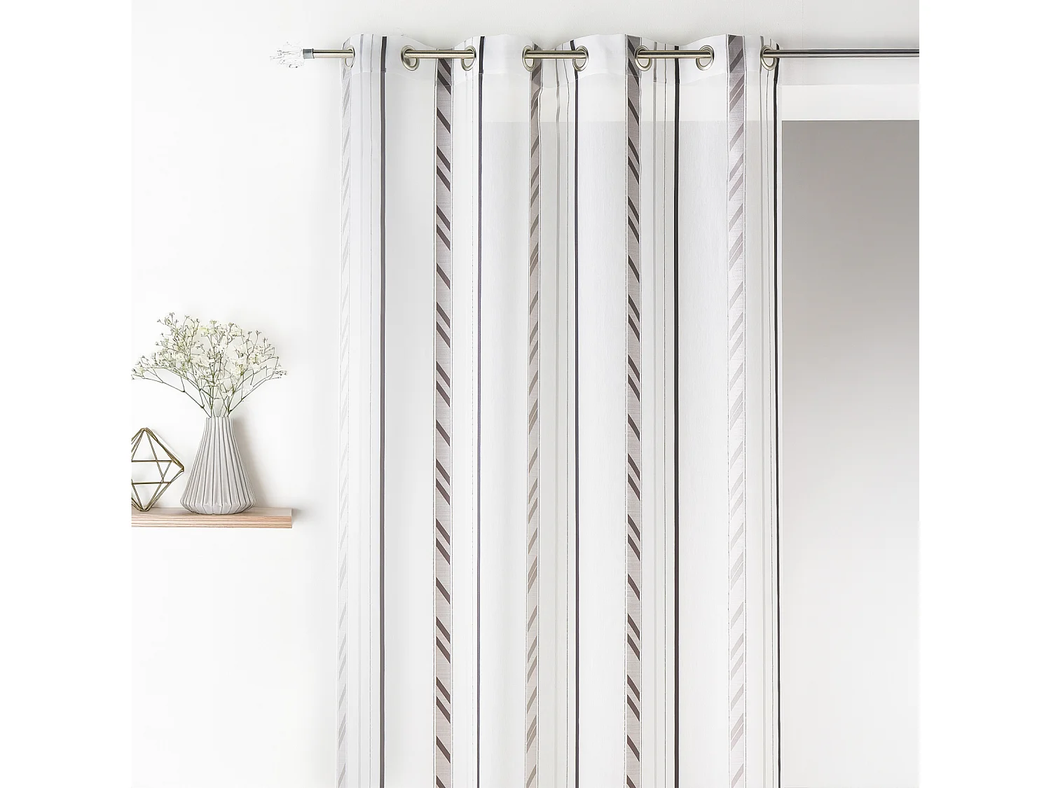 Voilage fantaisie en organza à rayures verticales