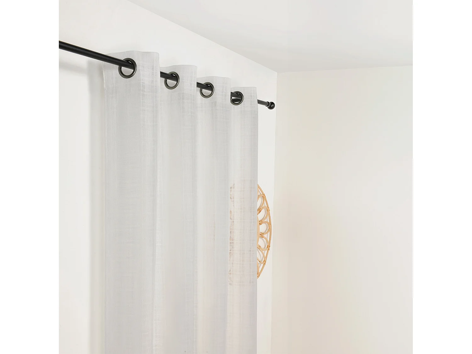 Vorhang mit Ösen und elsässischen Karomustern