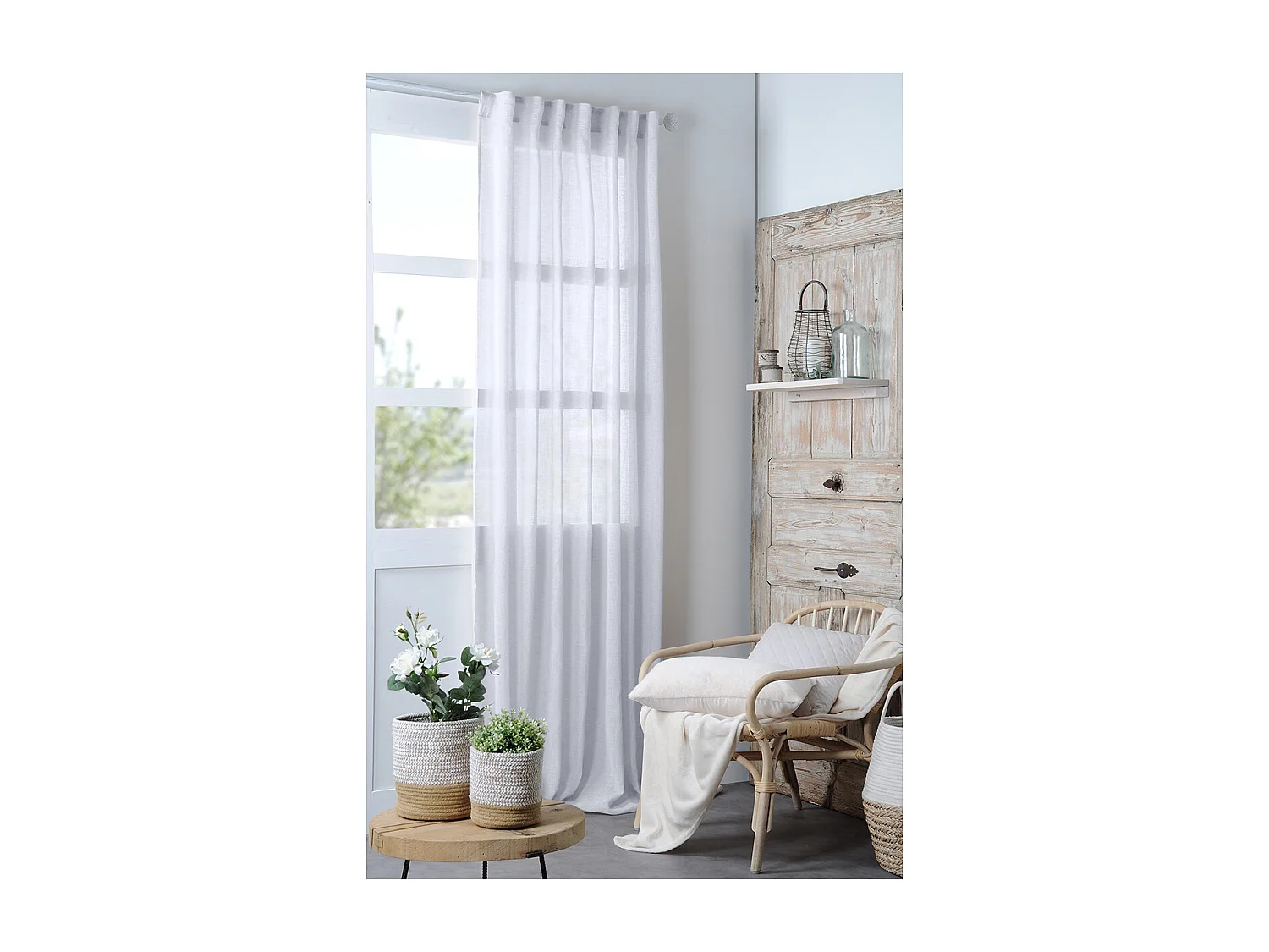 Voilage uni à passants dissimulés