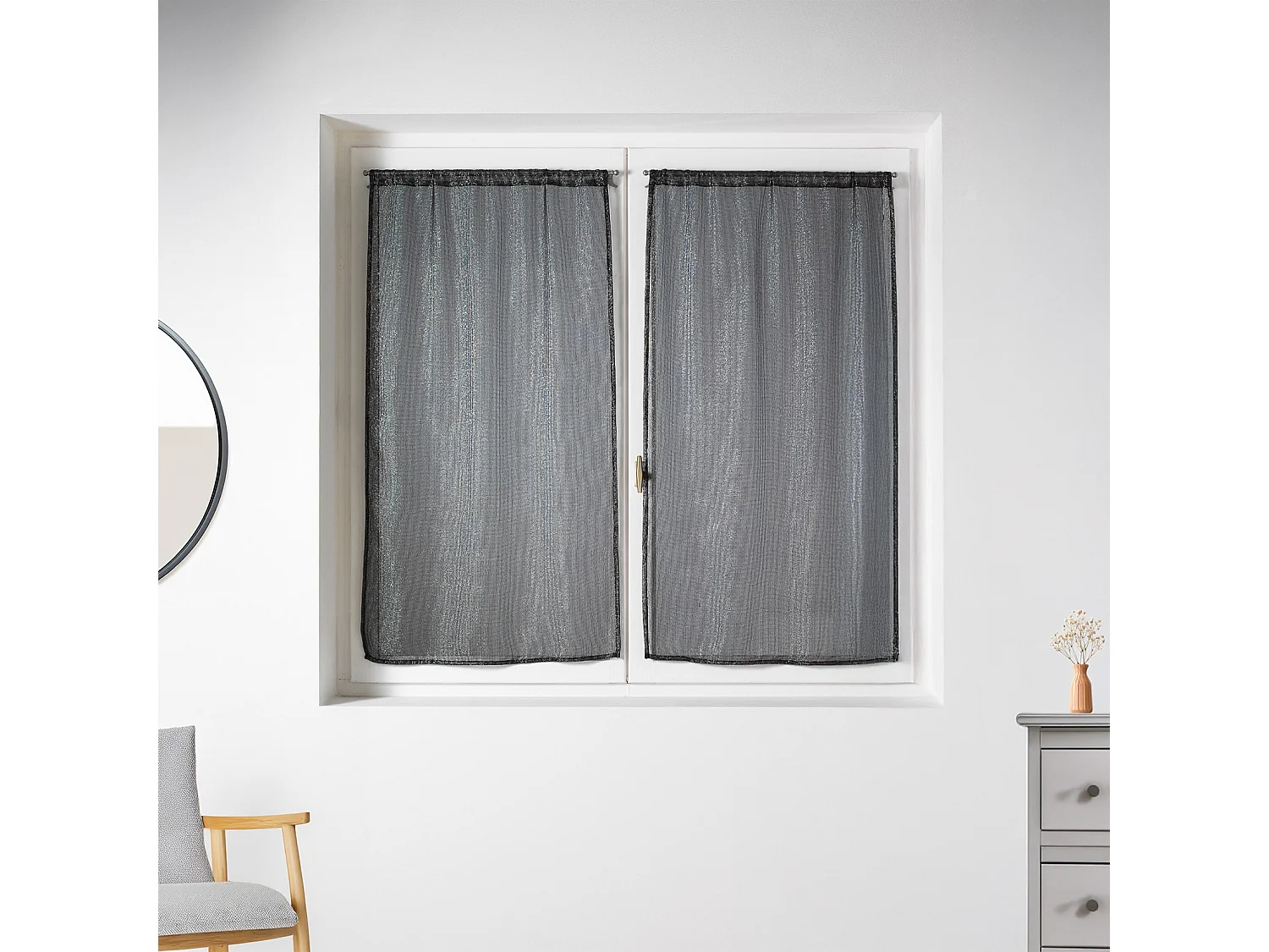 Voilage paire en maille avec des fils lurex argentés