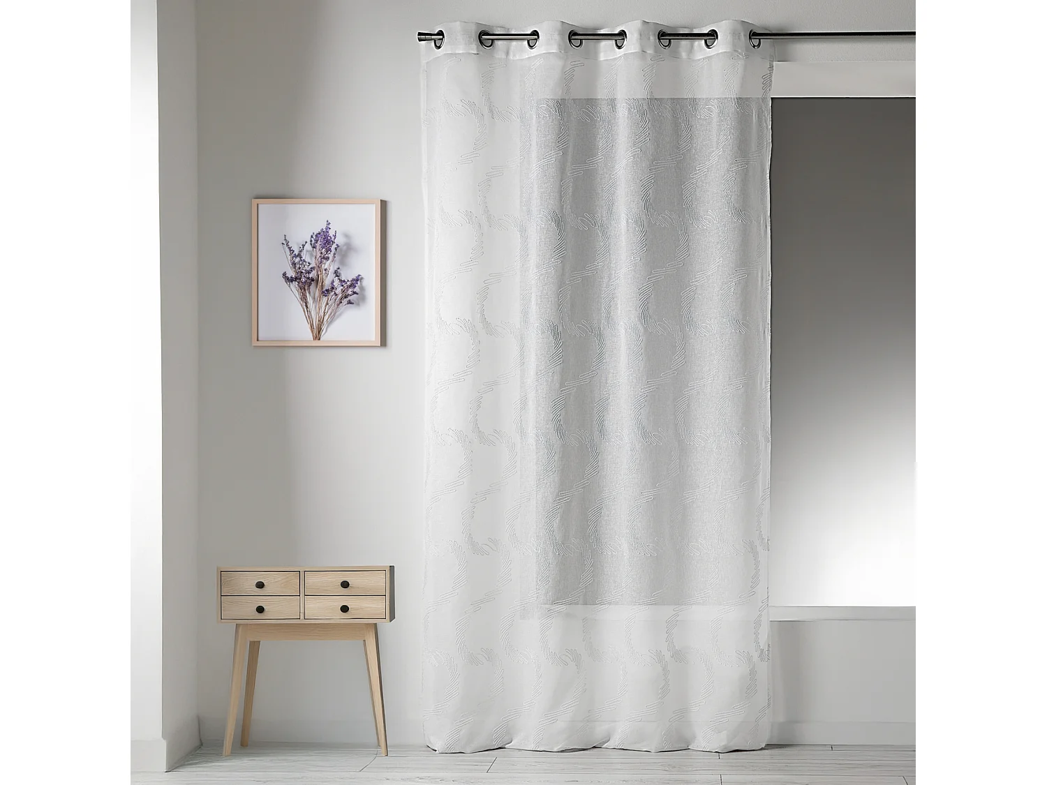 Voilage en Etamine Brodée à Rayures Ondulées