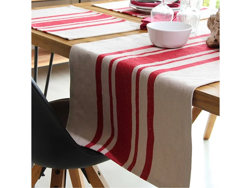 Rustikaler Tischläufer aus dicker Baumwolle