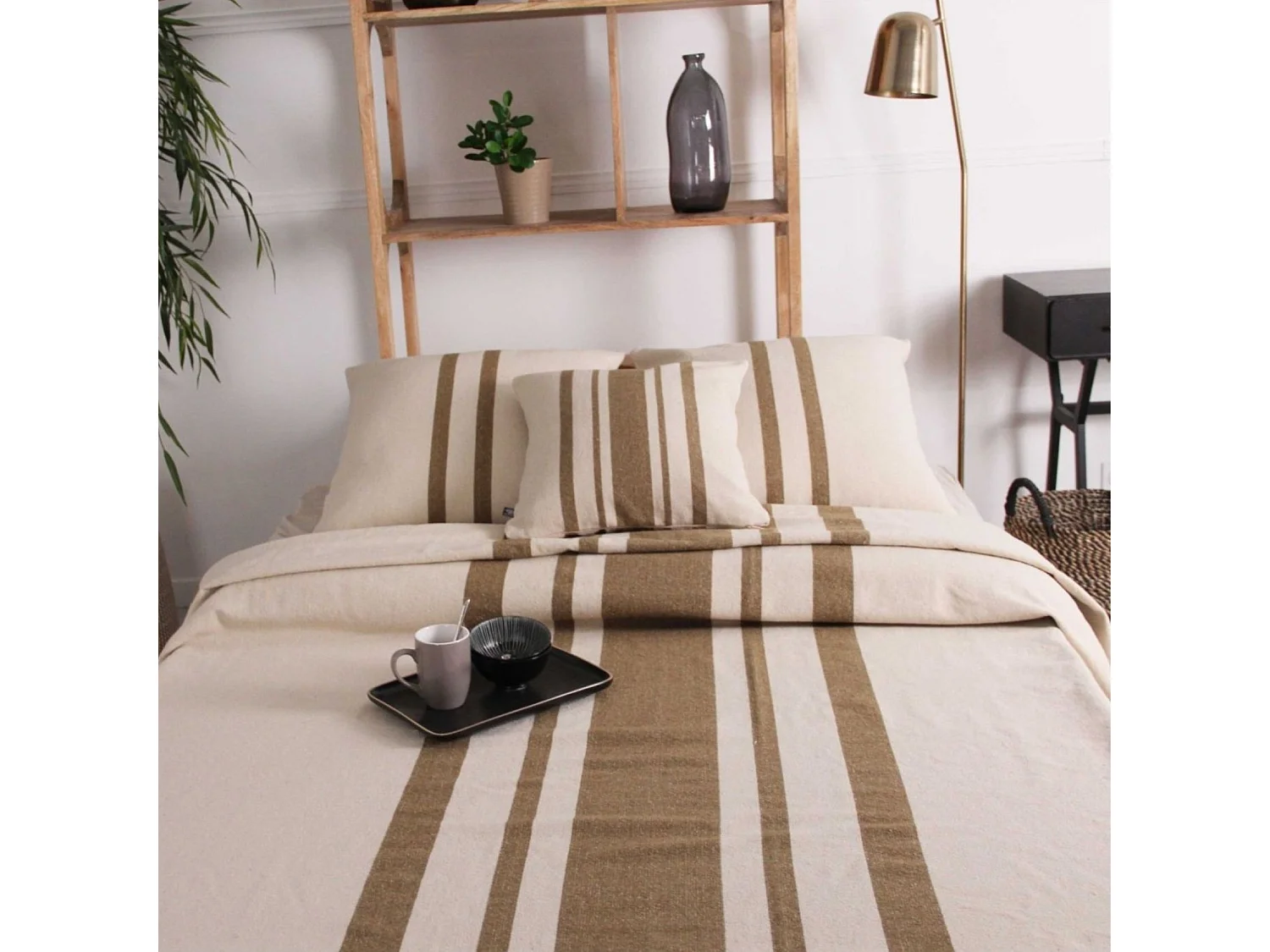 Cojín grueso de algodón de estilo rústico.