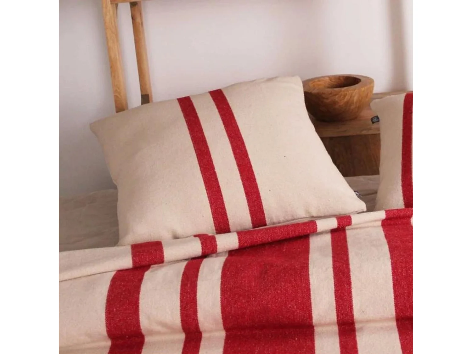 Cojín grueso de algodón de estilo rústico.