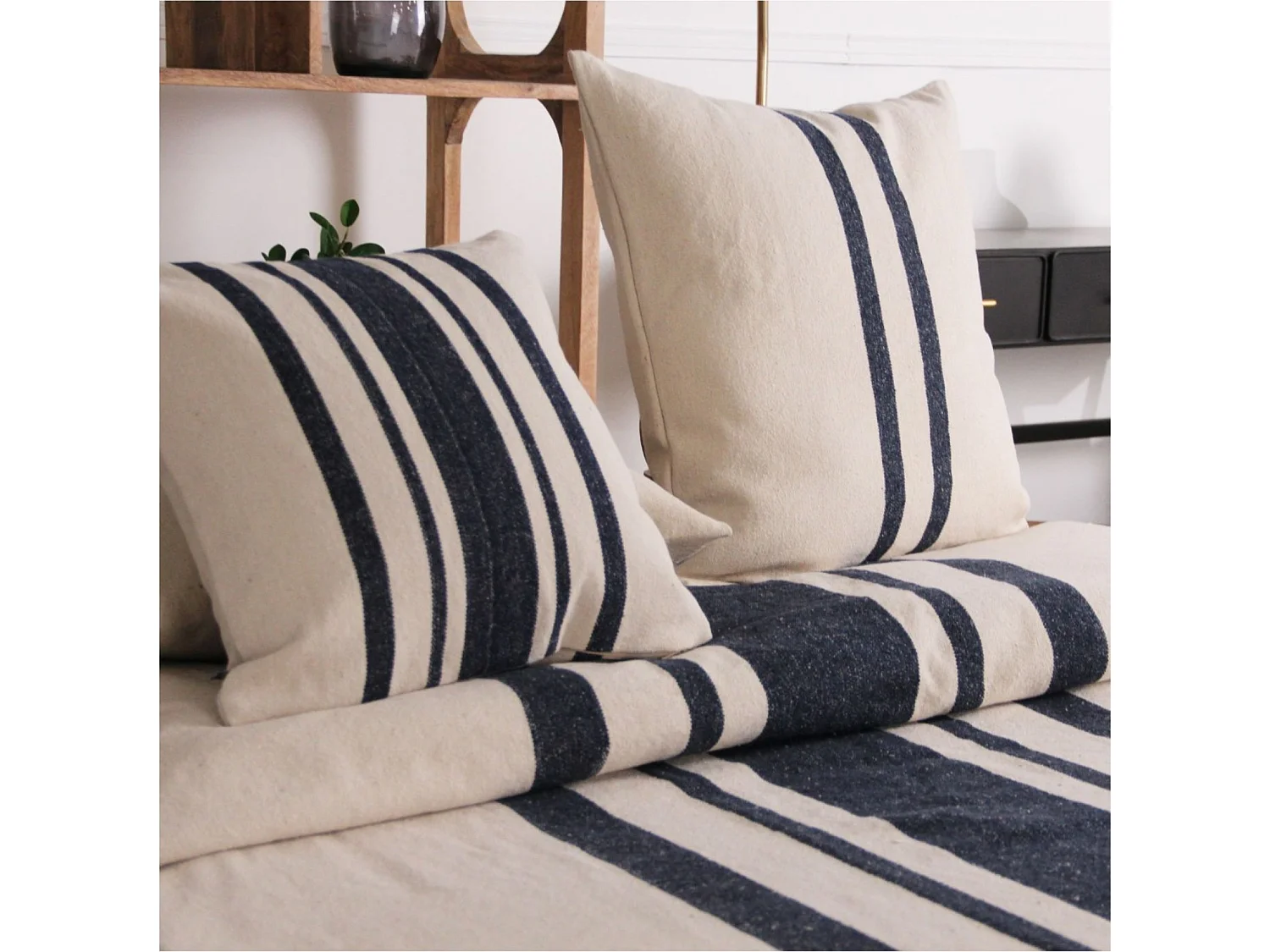 Cojín grueso de algodón de estilo rústico.