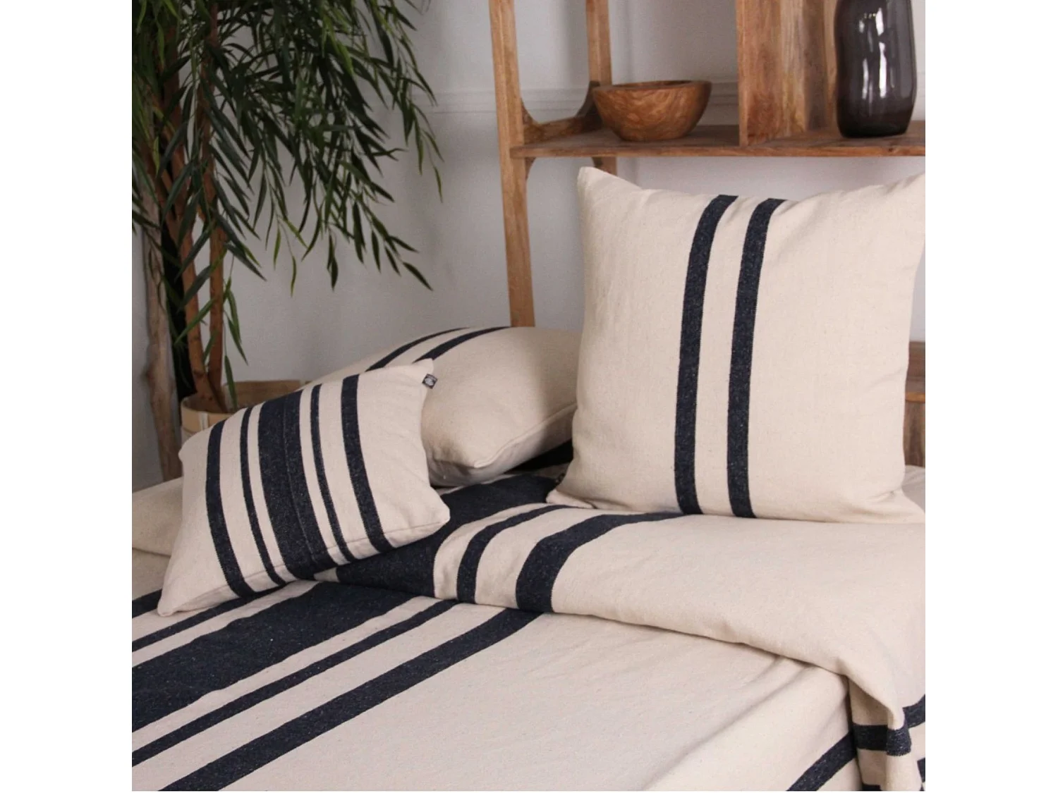 Cojín grueso de algodón de estilo rústico.