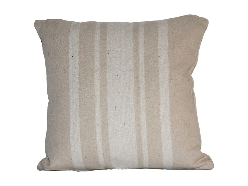 Cojín grueso de algodón de estilo rústico.
