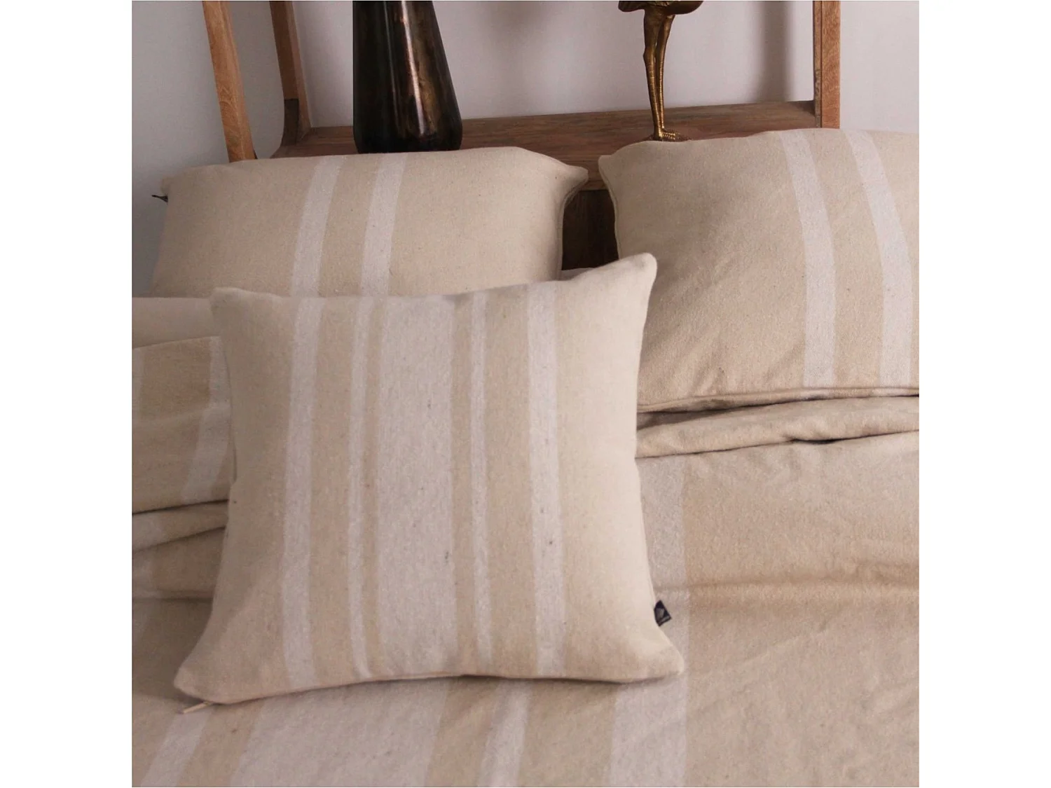 Cojín grueso de algodón de estilo rústico.