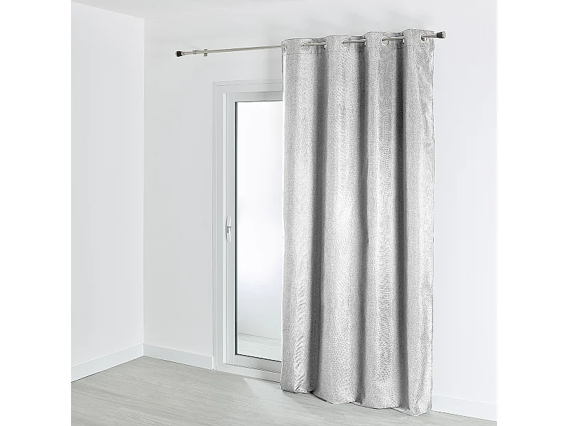 Forro 100 % opaco y térmico con velcro