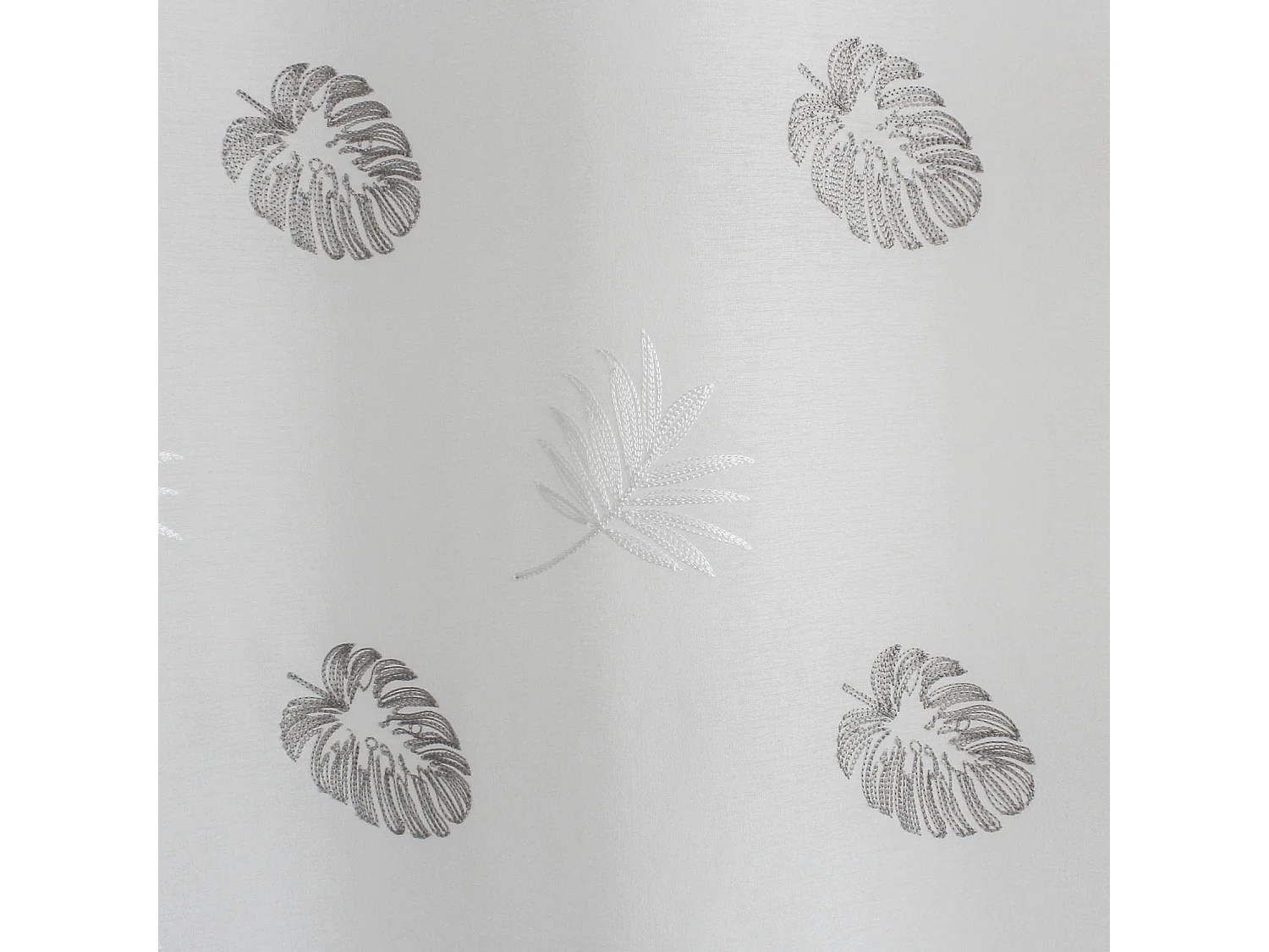 Bestickter Voile auf Ätamine