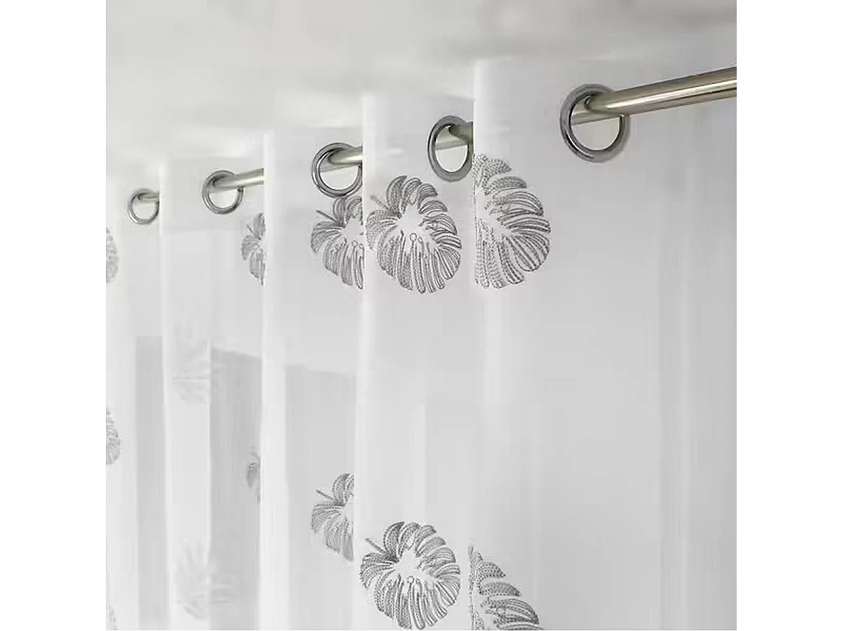 Bestickter Voile auf Ätamine