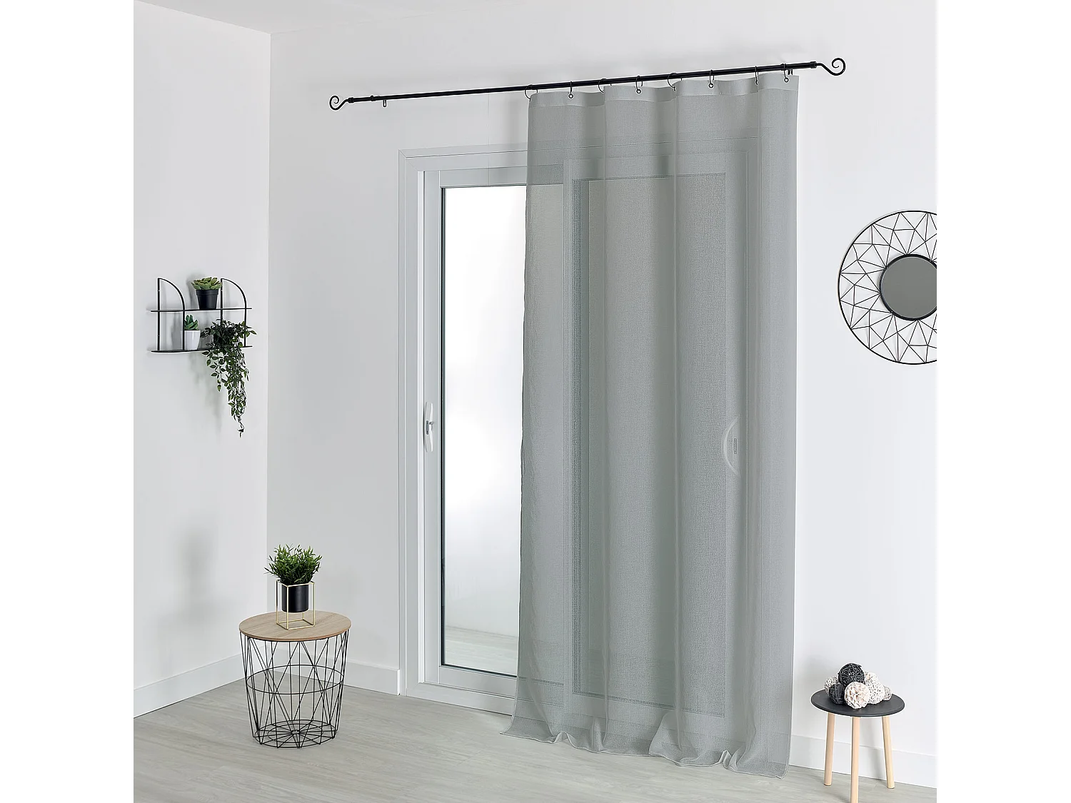 Voile mit abnehmbaren schwarzen Ringen