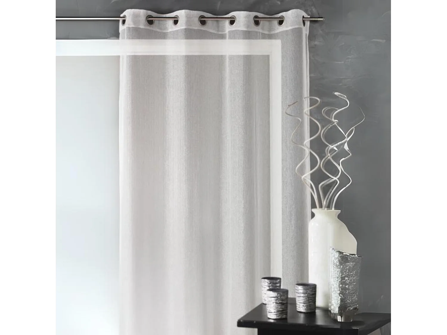 Visillo liso con hilos en lurex