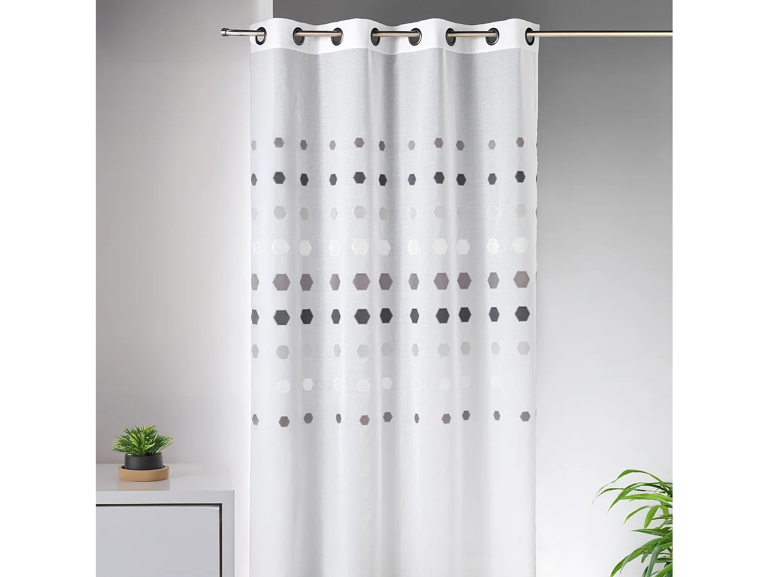 Voilage fantaisie à pois géométriques