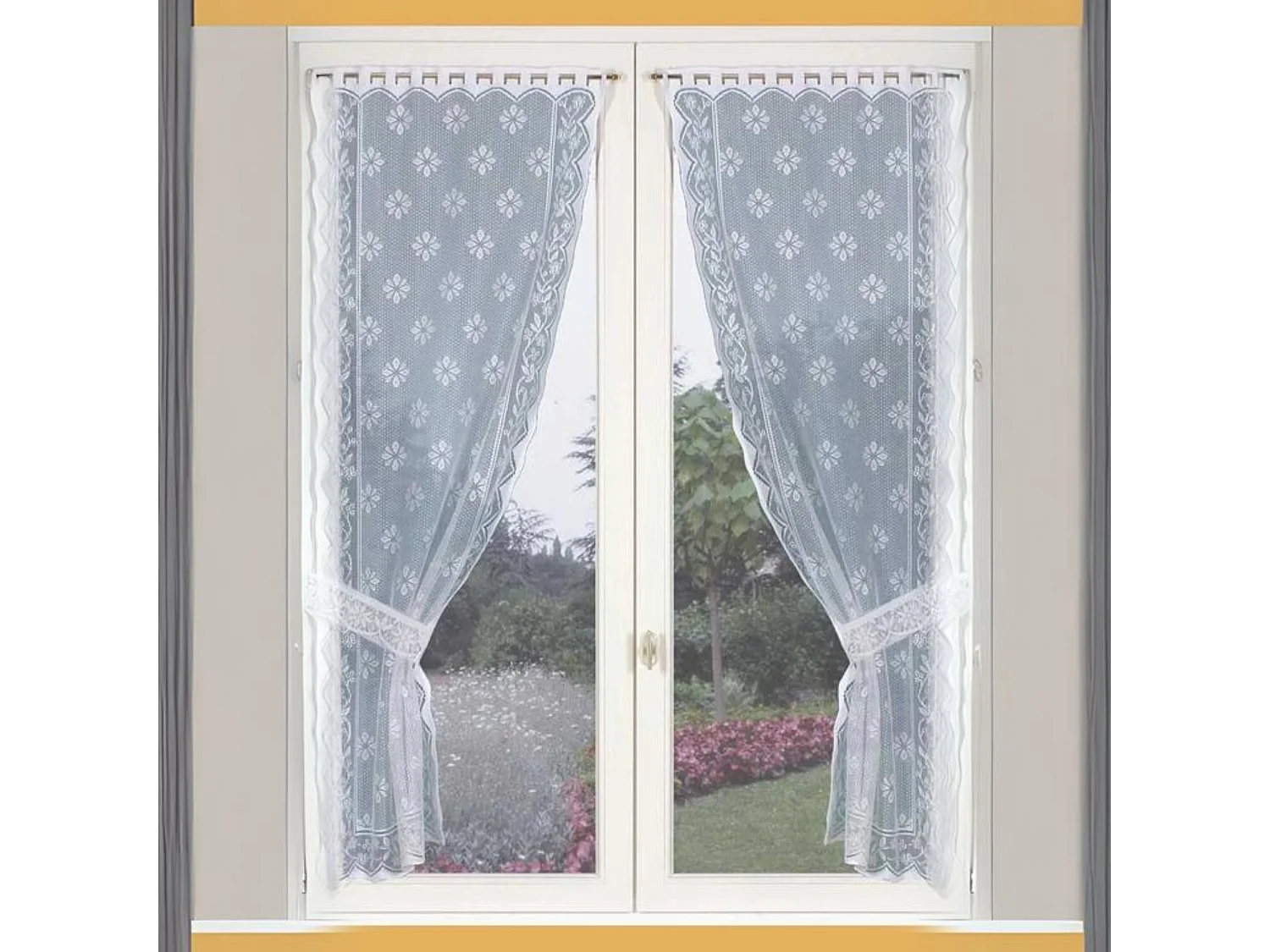 Paire de Rideaux "Bonne-Femme" avec Embrasses