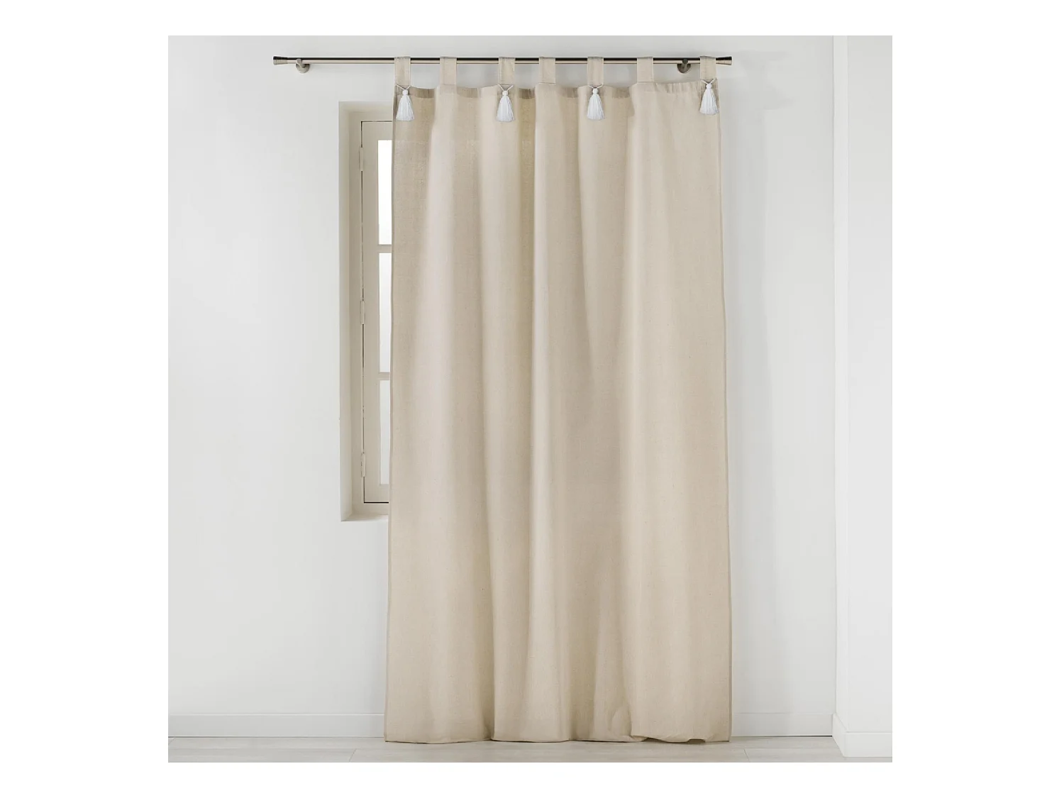 Cortina natural con pompones 140 x 240 cm