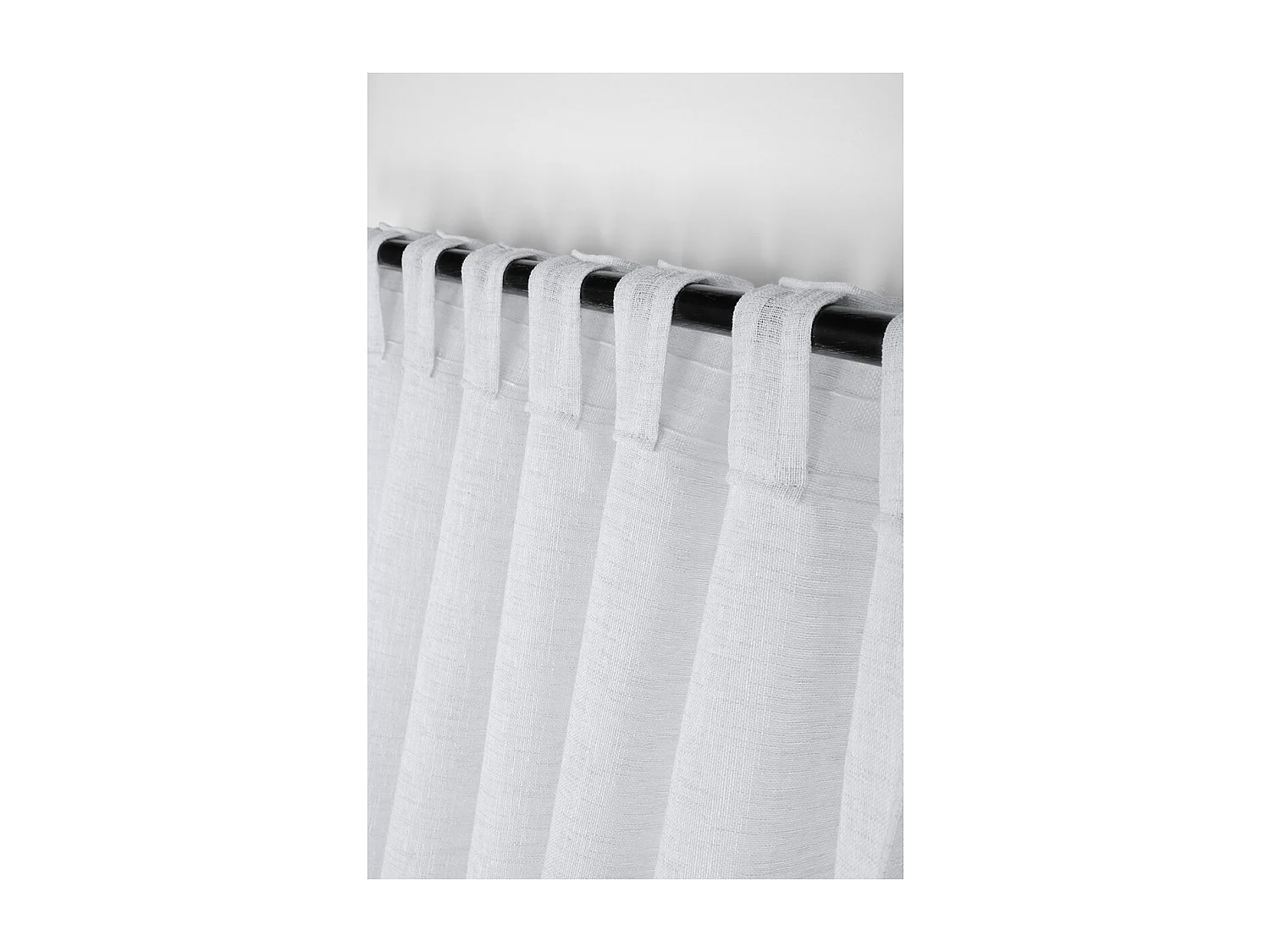 Visillo liso con presillas disimuladas