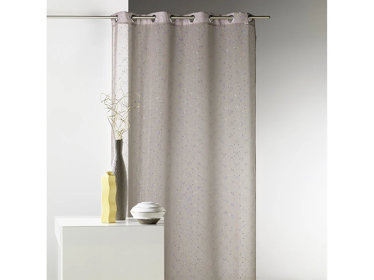 Voilage en étamine imprimé petits points colorés