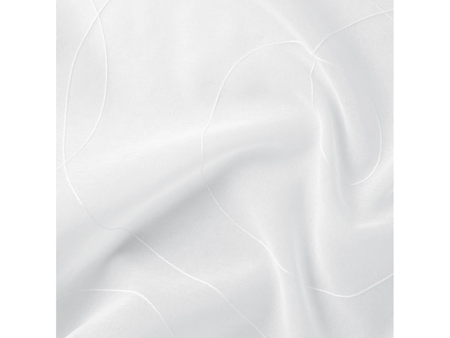 Voilage brodé sur fond sablé