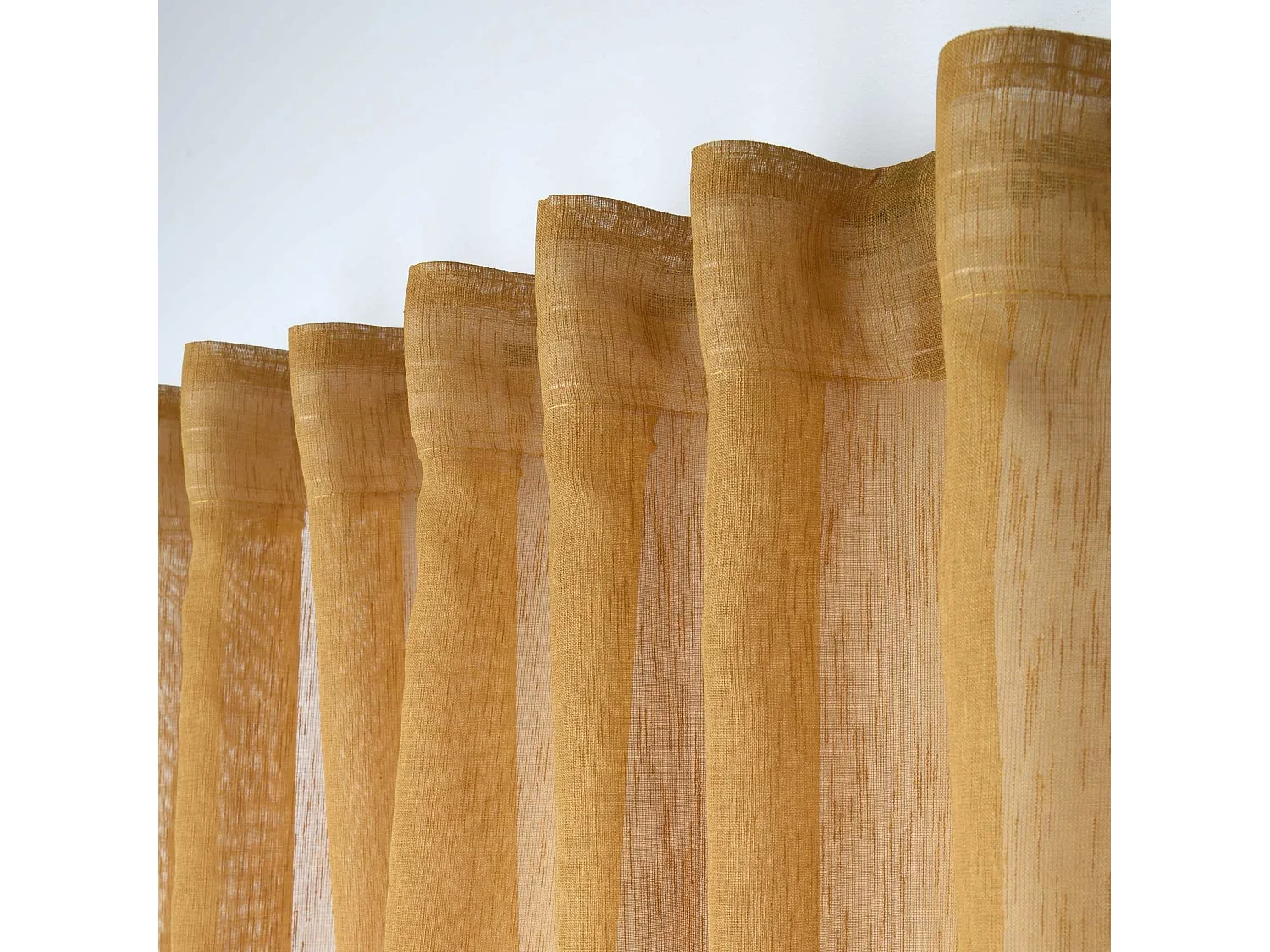 Voilage tamisant à pattes cachées