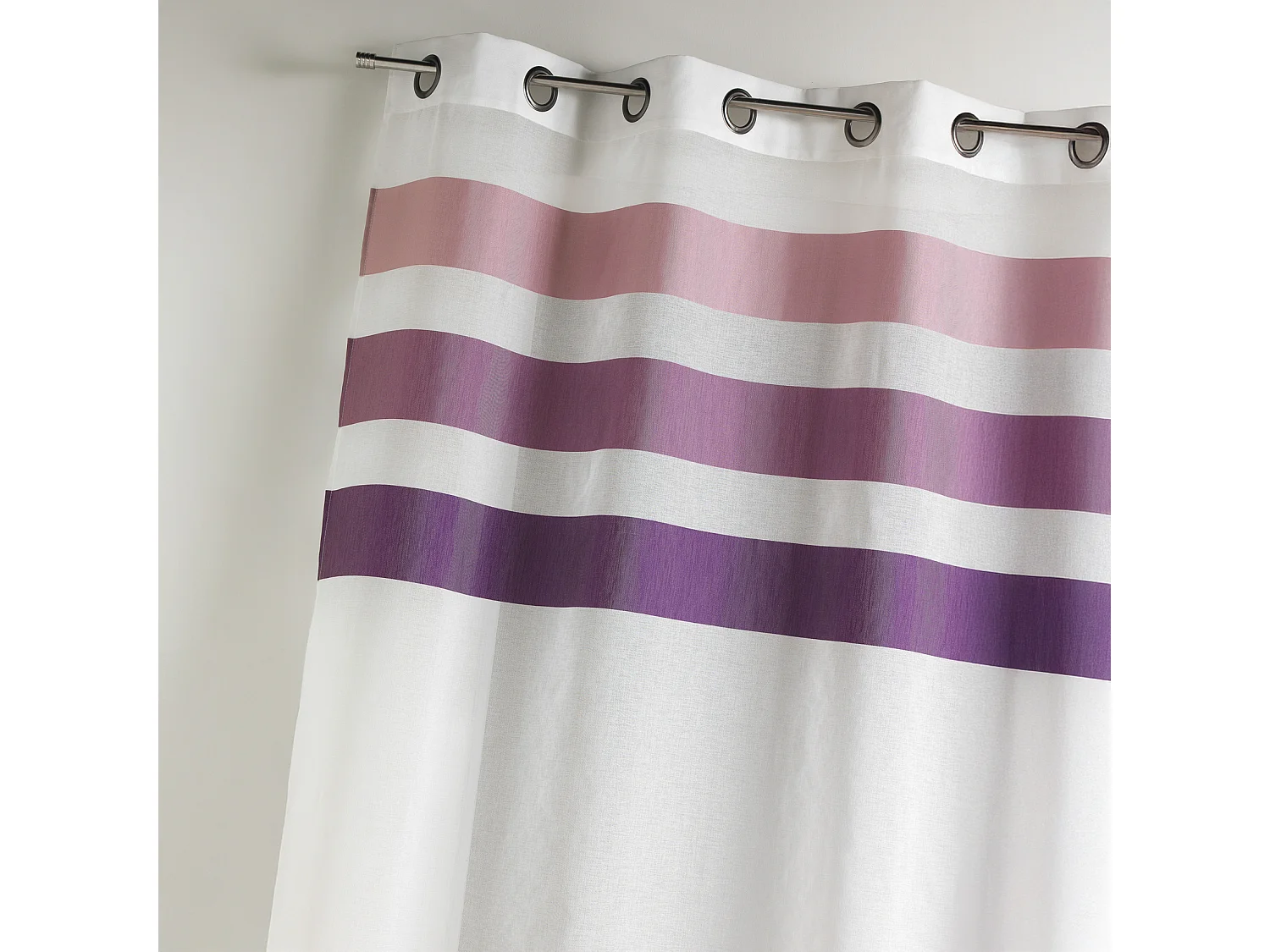 Voilage en étamine fantaisie à rayures horizontales