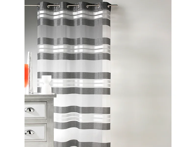 Voilage à rayures horizontales et fils argent