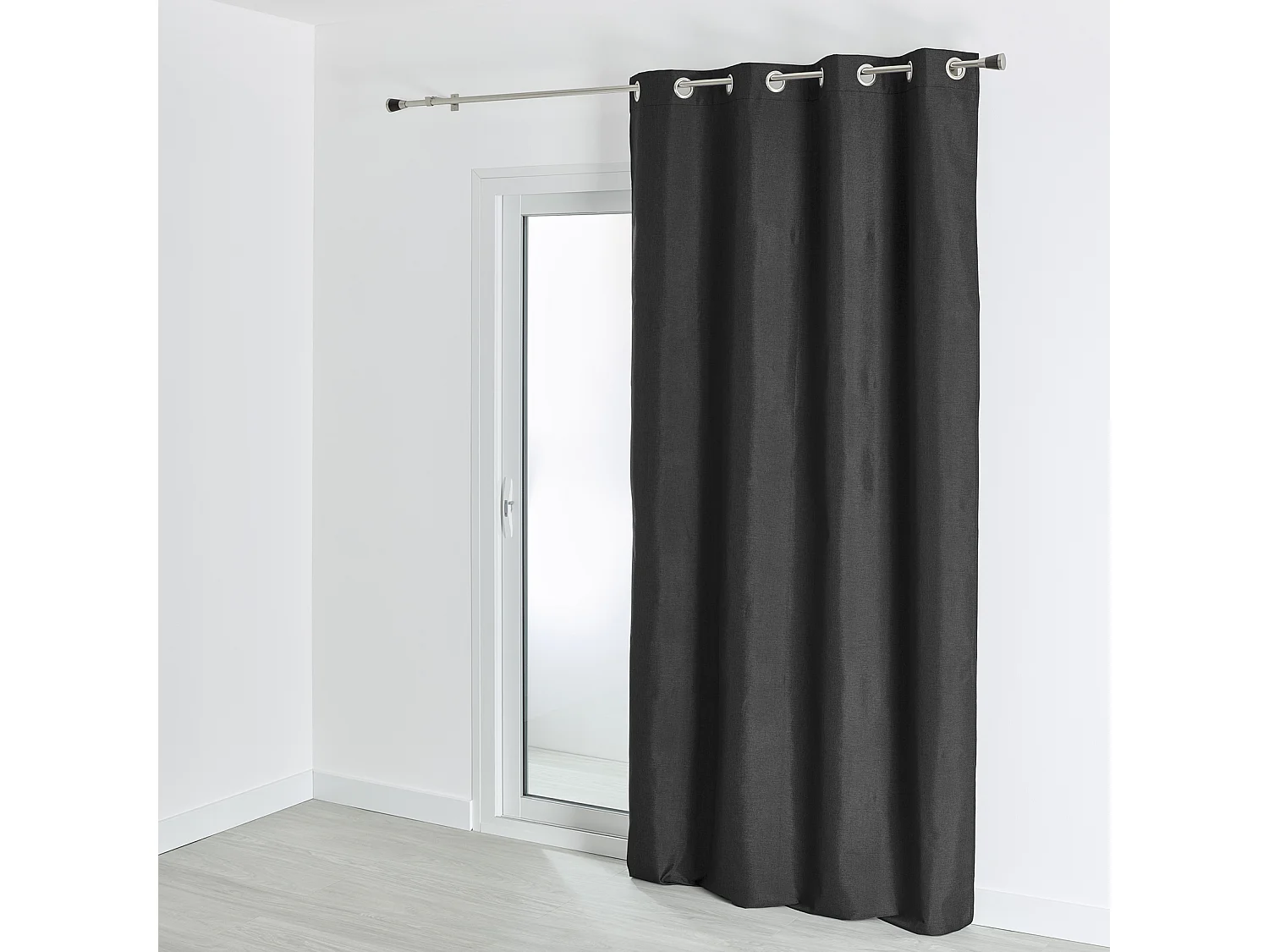 Doublure obscurcissante et thermique à œillets