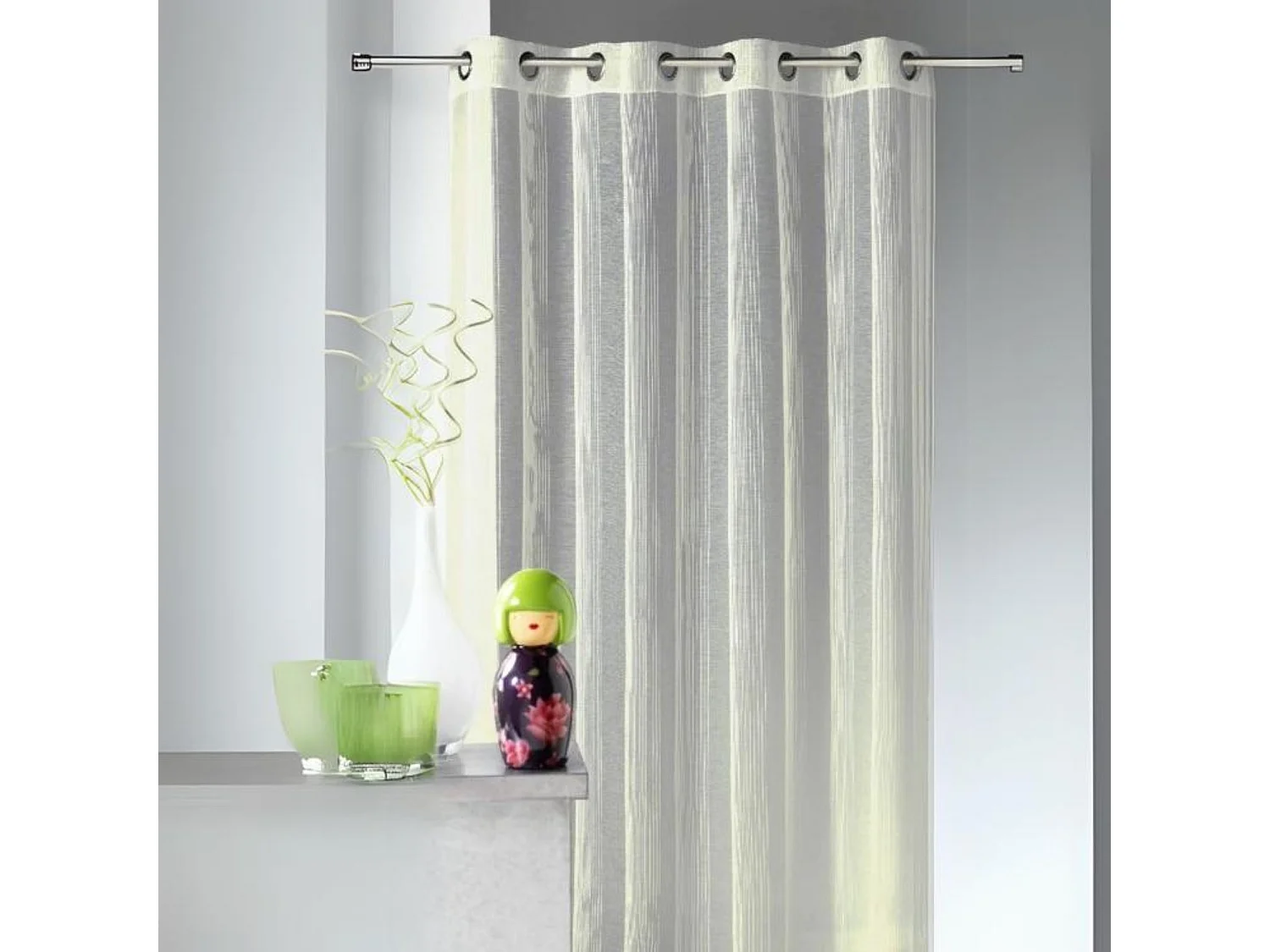 Voilage en étamine à rayures verticales tons sur tons