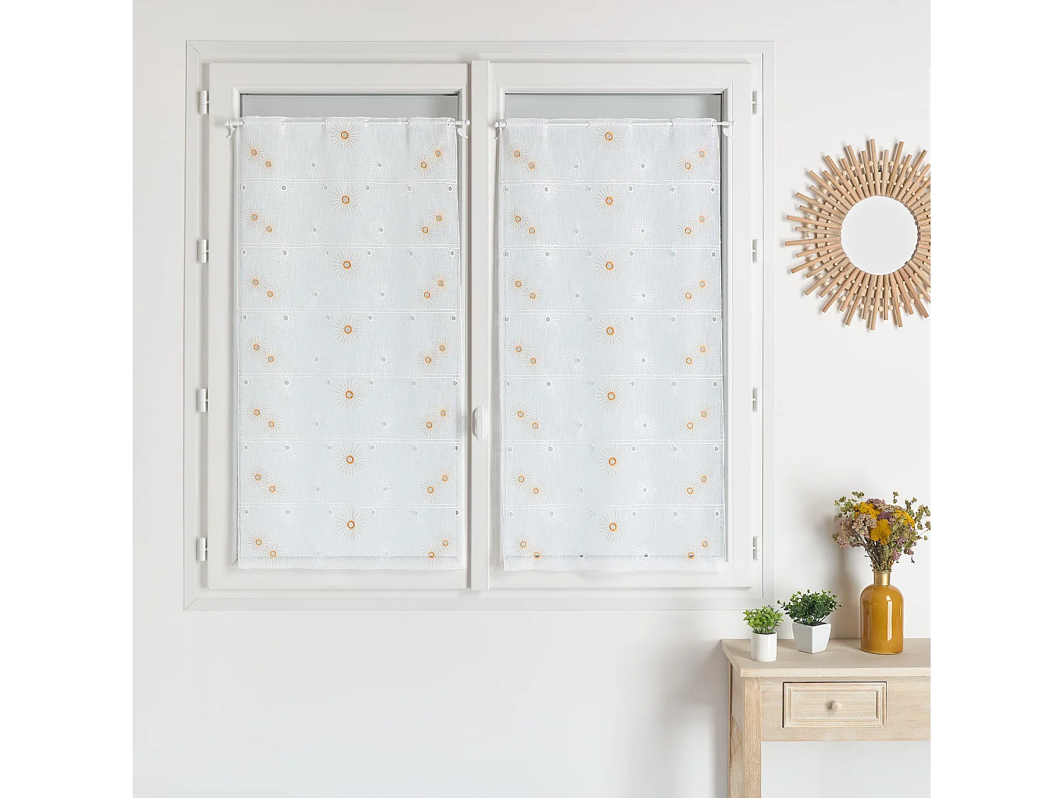 Modulares besticktes Blumenmuster in Orange