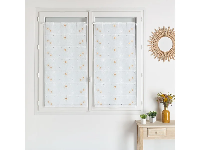 Modulares besticktes Blumenmuster in Orange