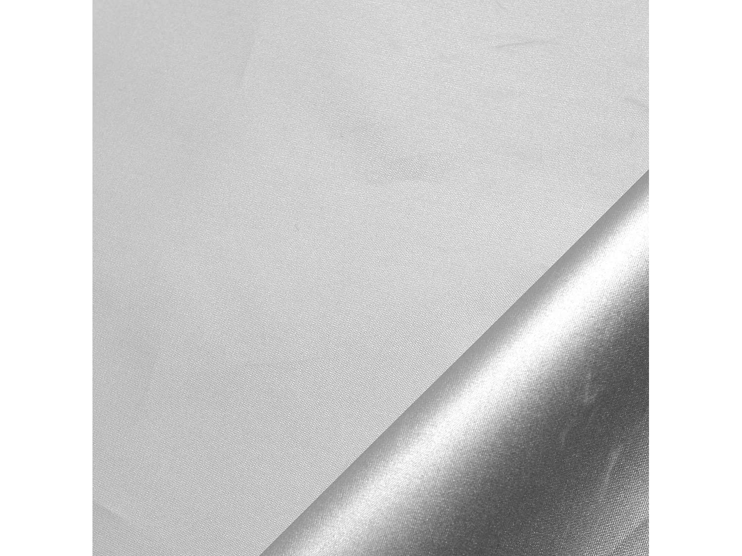 Doublure obscurcissante et thermique à œillets