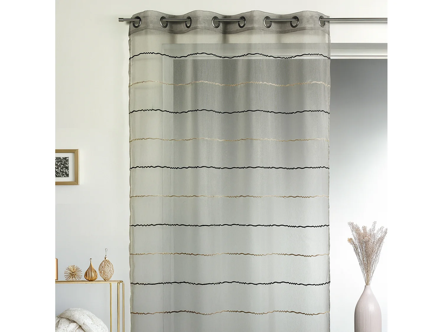 Voilage fantaisie en étamine à rayures horizontales