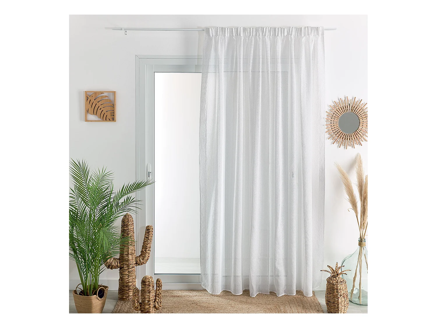 Einfarbiger Voile mit Kräuselband und Fantasiestreifen
