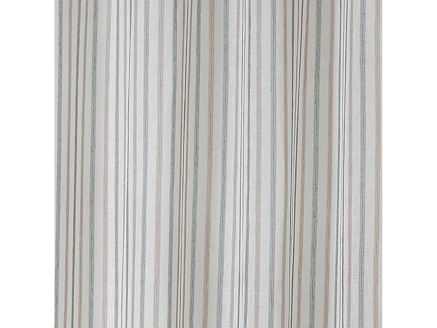 Leicht transparenter und unregelmäßiger Vorhang mit Streifen