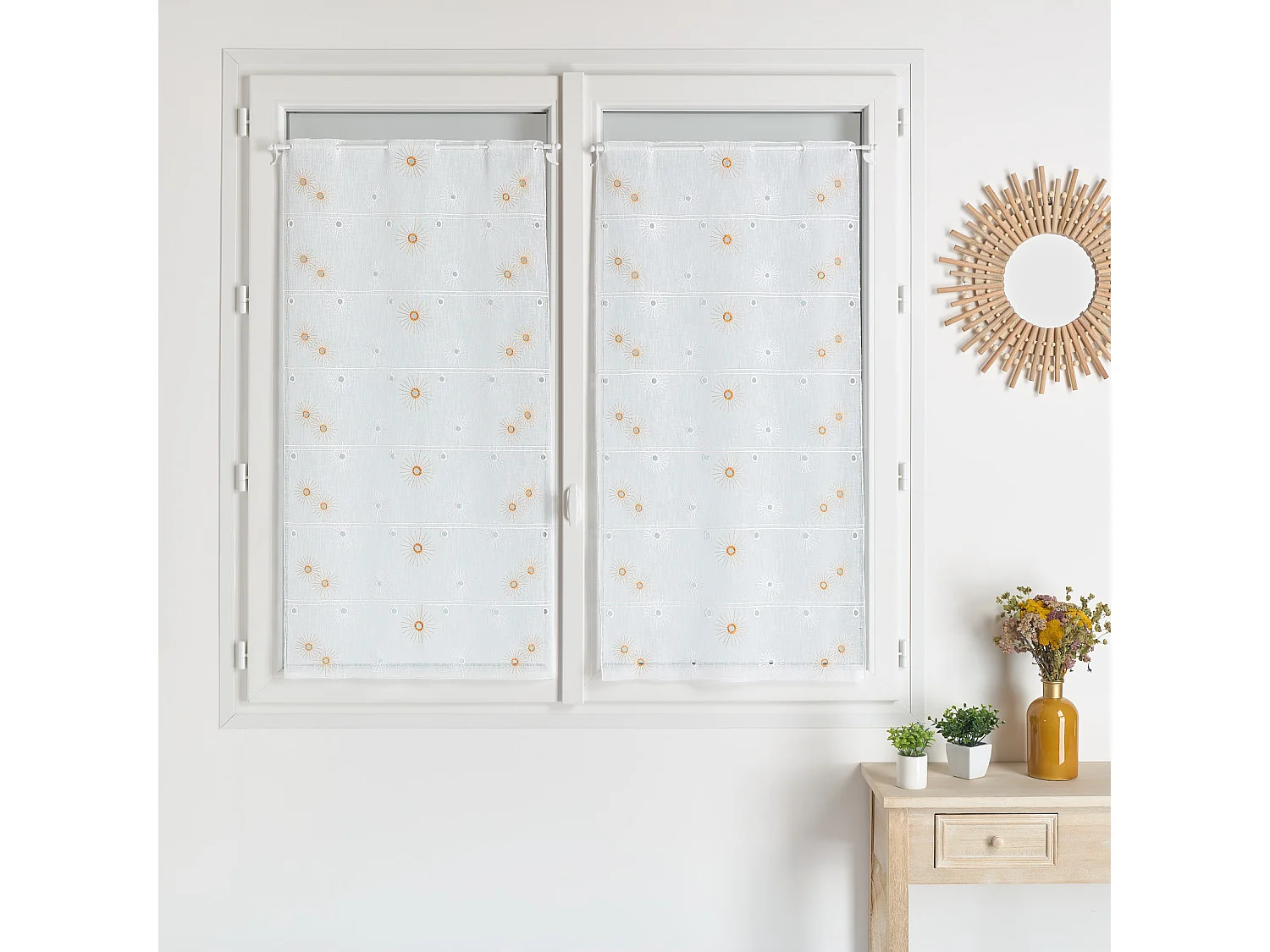 Modulares besticktes Blumenmuster in Orange