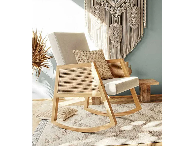 Butaca mecedora de 98x82x65 cm de estilo boho con estructura de madera y ratán Sofia