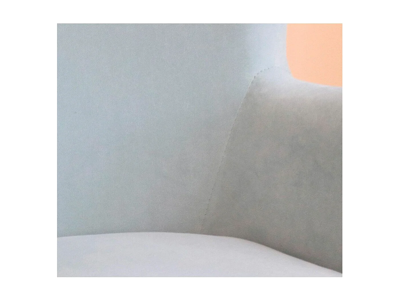 Butaca y pouf de 89x69x70 cm y 35x37x45,5 cm de tela en azul cielo y patas de metal India