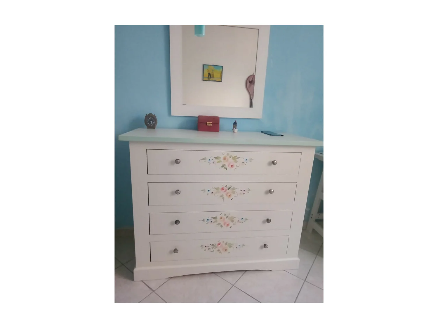 MOBILI 2G - Cassettiera 4 cassetti legno shabby bianco decori 115x50X90 (498)