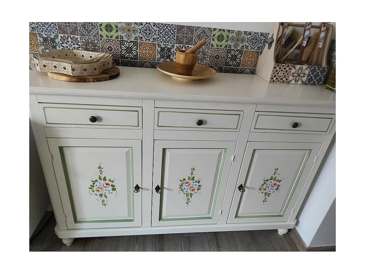 MOBILI 2G - MADIA CREDENZA 3 ANTE NAPOLETANA BIANCO CON DECORI E PROFILI VERDI L.150 P.43 H.98 (493)