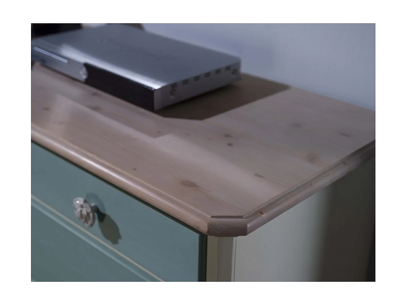 MOBILI 2G - COMO 5 CASSETTI IN LEGNO VERDE E MIELE L.118 P.52 H.99 (2212)